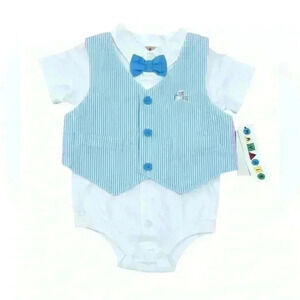 NWT -MAYFAIR baby boy 👶🏻 onesie with matching vest and bow tie